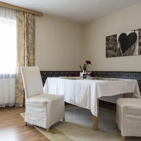 Am Sonnweg Apartment *